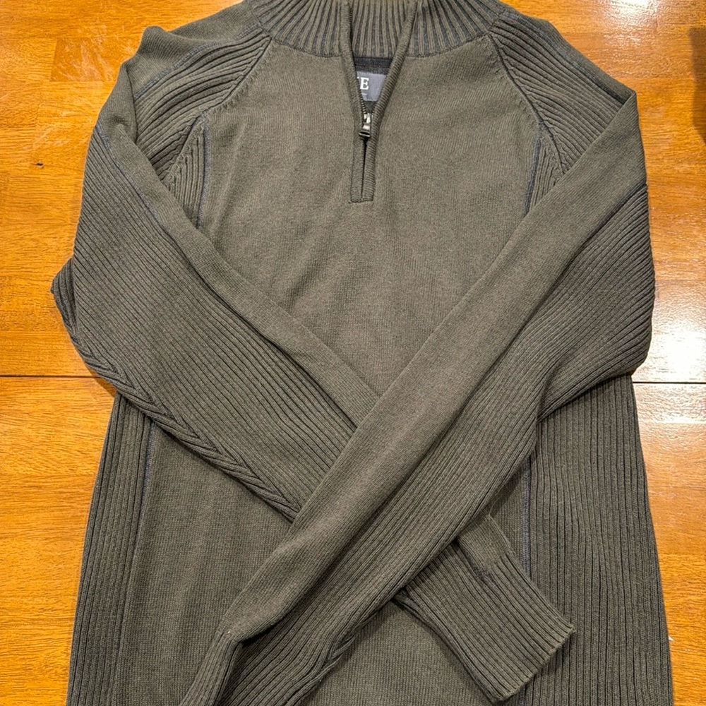 Men’s BKE size Xl green sweater